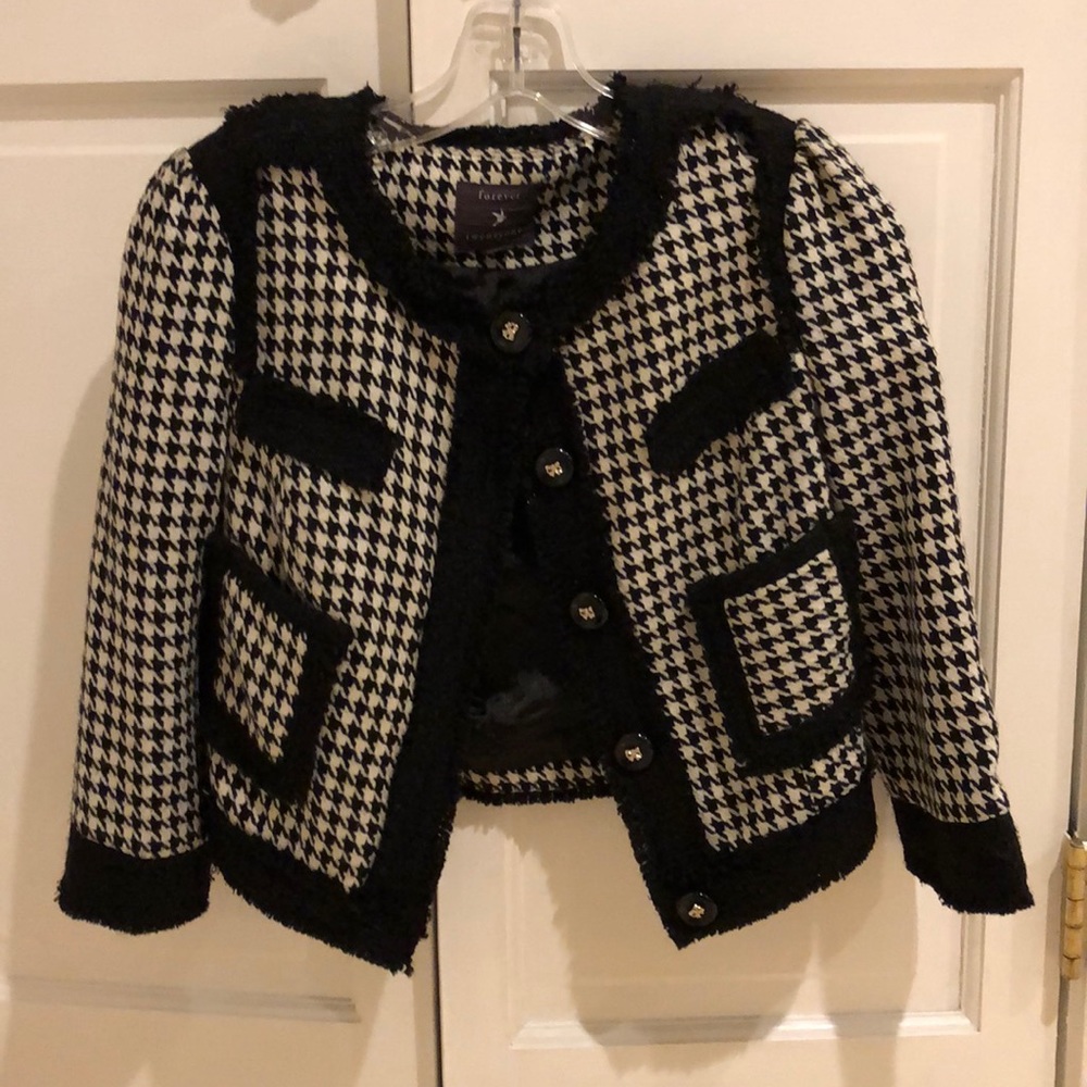 Jackie-O style crop blazer